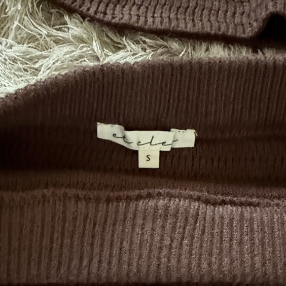 Brown Knit skirt set. Never worn. - Picture 5 of 5